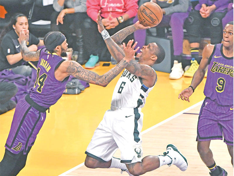 بليدسو نجم ميلووكي خلال مواجهة ليكرز