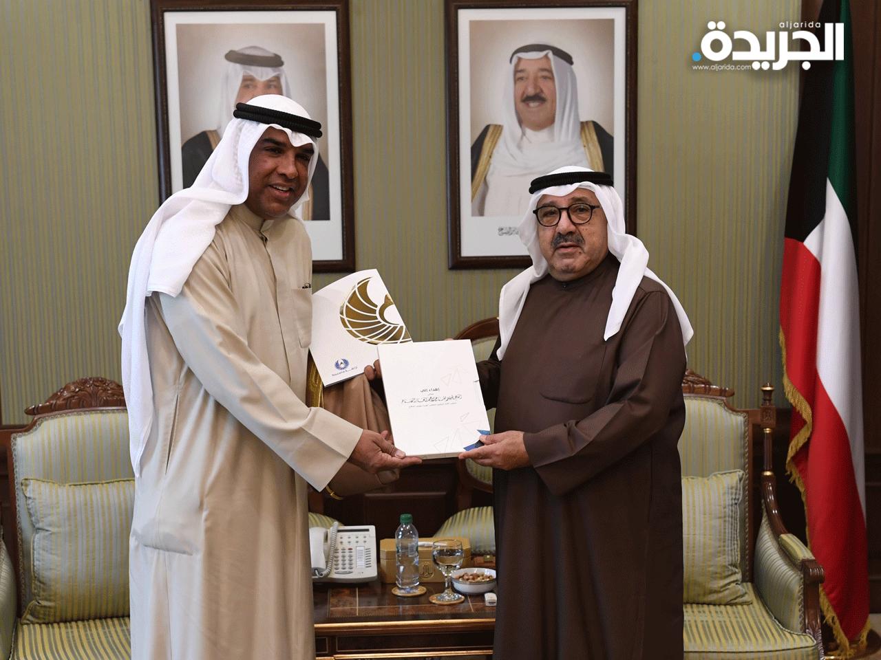 الشيخ ناصر الصباح يلتقي المستشار عبدالرحمن النمش 