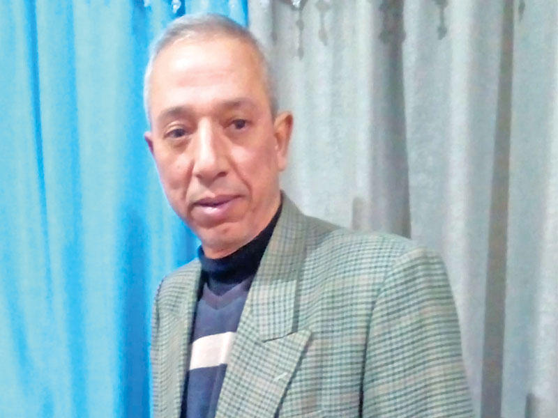 الكاتب ممدوح عبدالستار 