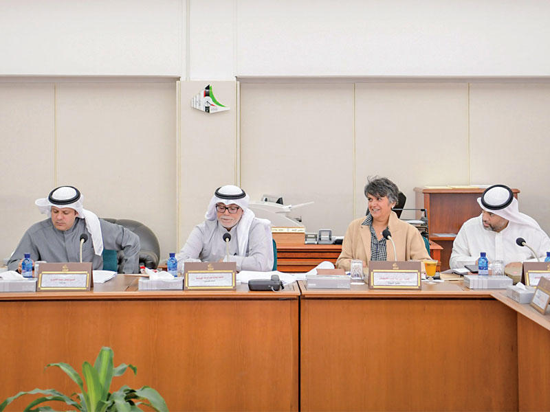 «المالية» في اجتماعها أمس