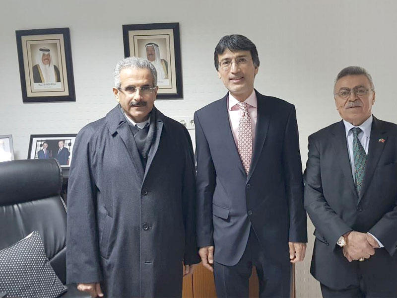 رئيس مجلس الادارة المدير العام الشيخ مبارك الدعيج الابراهيم الصباح ومدير مكتب (كونا) في أنقرة