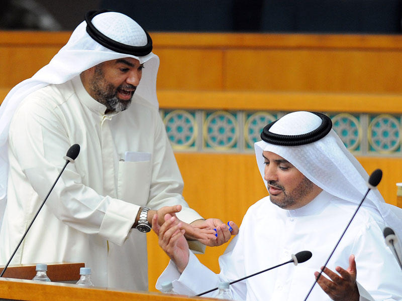 الطبطبائي متحدثاً مع العازمي