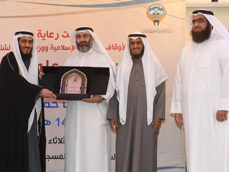 عمادي والعليم يكرمان أحد أصحاب الحملات