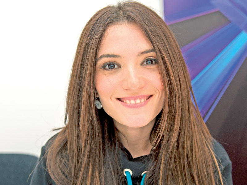 النجمة والمطربة العالمية ديلارا كازيموفا