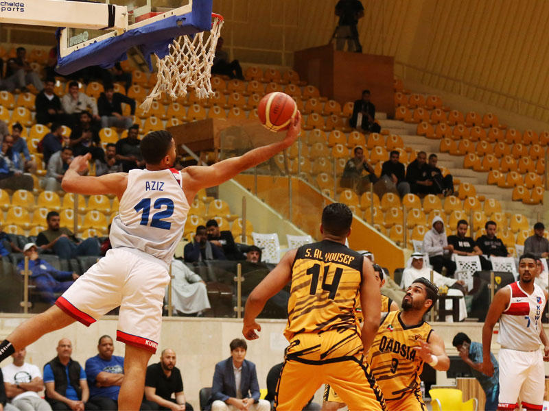 محاولة تسجيل كويتاوية تحت سلة القادسية (تصوير جورج ريجي)