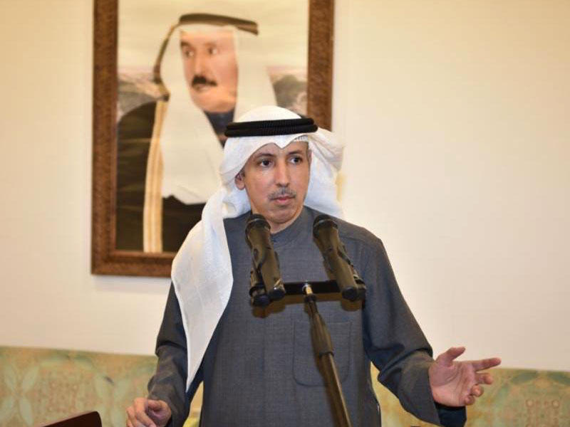 المضف متحدثاً