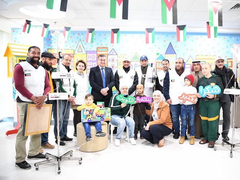 الغانم والوفد البرلماني خلال الزيارات الميدانية لعدد من المشاريع والمراكز الإنسانية