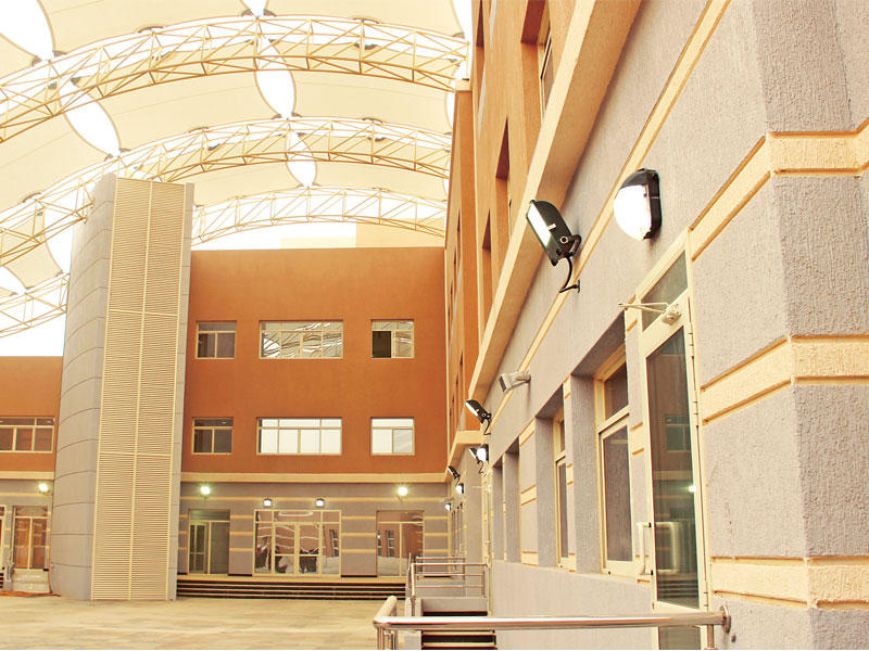 مبنى مدرسة جديدة (أرشيف)