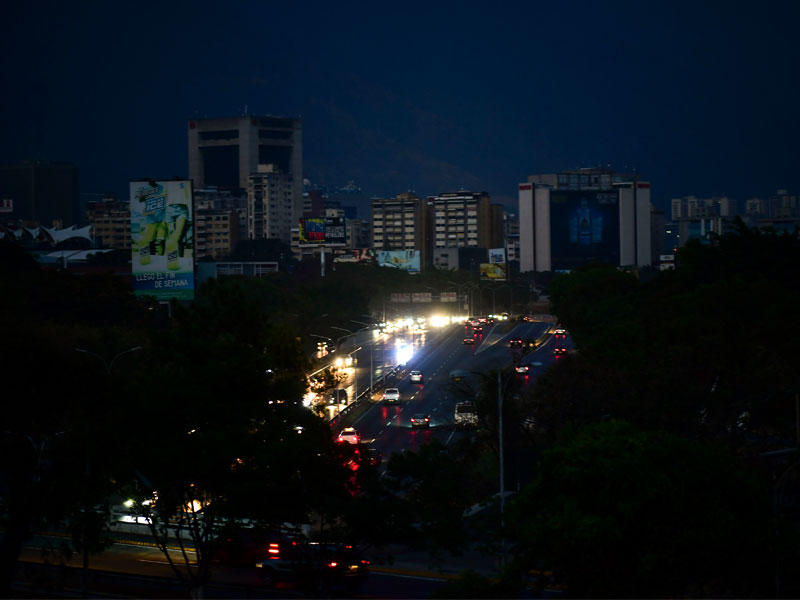 أسوأ انقطاع في التيار الكهربائي في تاريخ فنزويلا