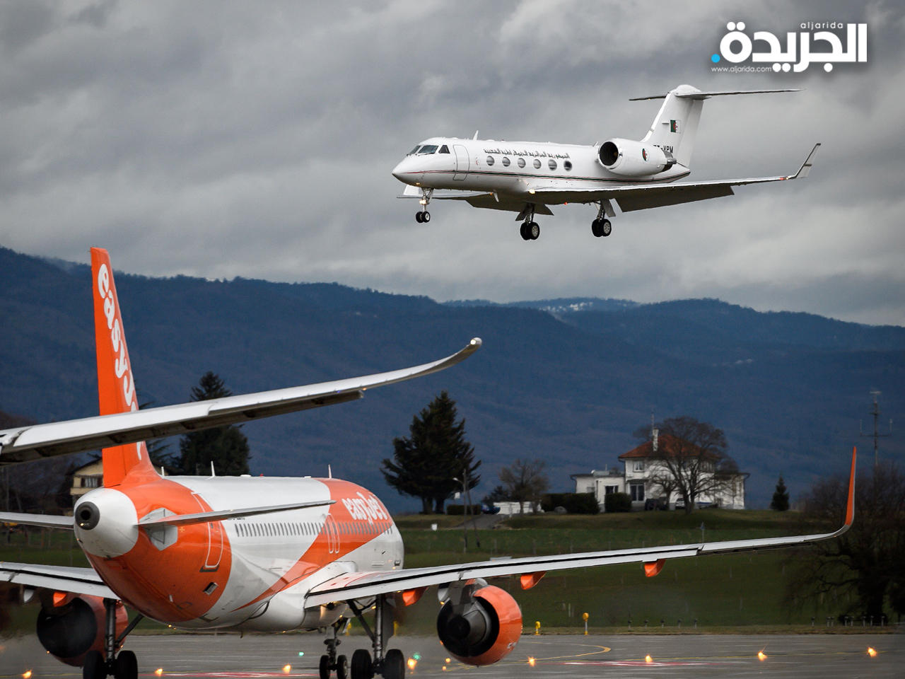 الطائرة الجزائرية التي نقلت بوتفليقة إلى سويسرا قبل أسبوعين تهبط في مطار جنيف