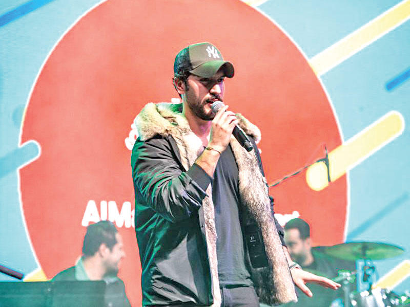 الفنان عيسى المرزوق