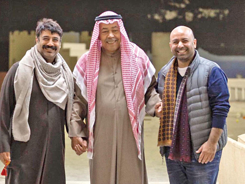 الفرج متوسطاً بوشهري وخالد أمين في كواليس «إفراج مشروط»