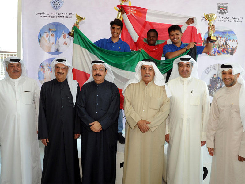 تتويج الفائزين في البطولة