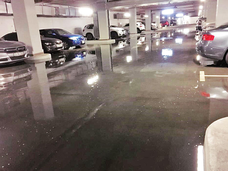 المياه تغرق سرداب وزارة التربية 