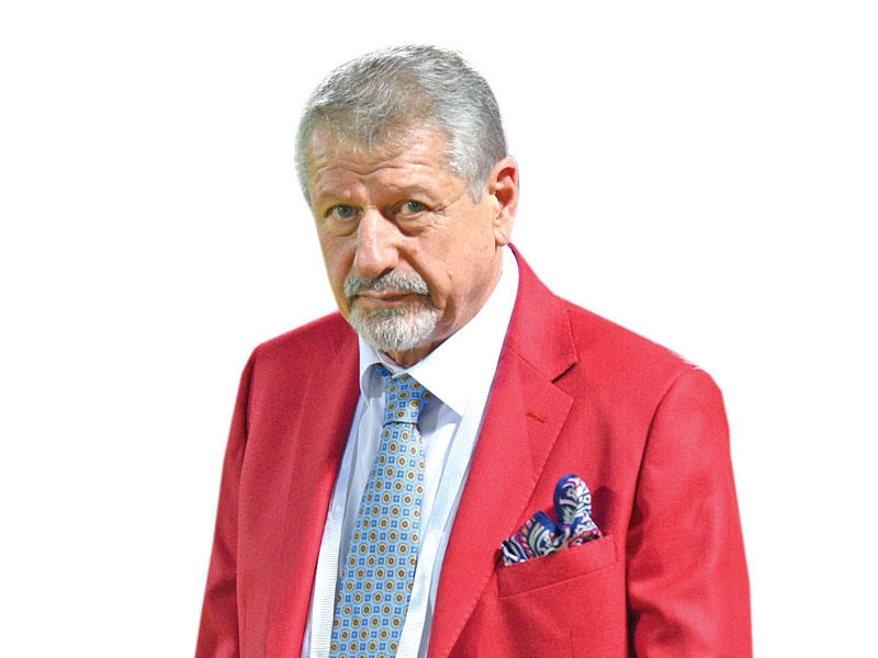 مدرب فريق القادسية لكرة القدم الروماني إيوان مارين