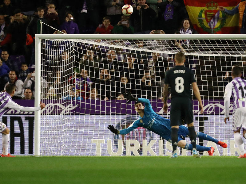 الخراز لاعب بلد الوليد يضيع ركلة الجزاء