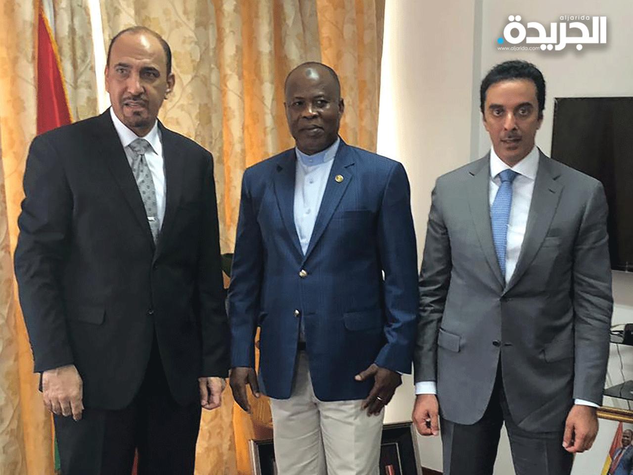 نائب وزير خارجية غانا محمد تيجاني مستقبلاً مساعد وزير الخارجية الكويتي لشؤون أفريقيا السفير حمد المشعان