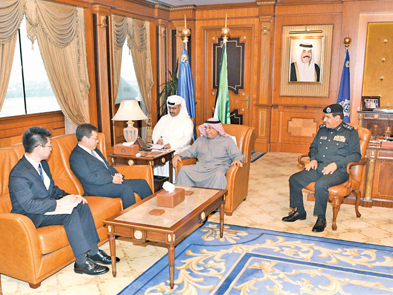 الجراح مستقبلا المسؤول الياباني أمس