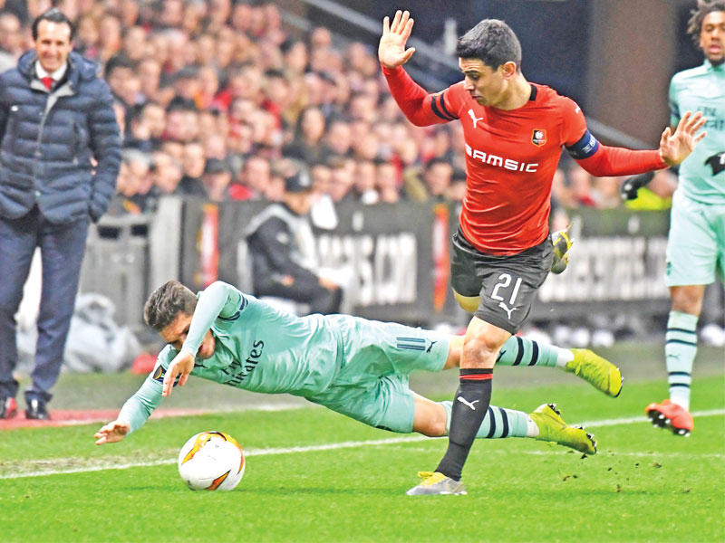 جانب من مباراة الذهاب بين أرسنال ورين