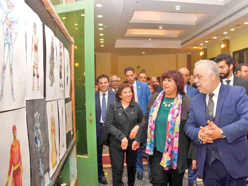 من افتتاح المهرجان العربي