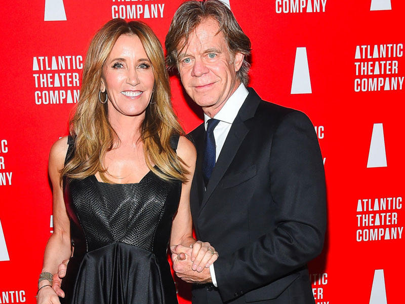 ويليام ميسي وفيليسيتي هوفمان 