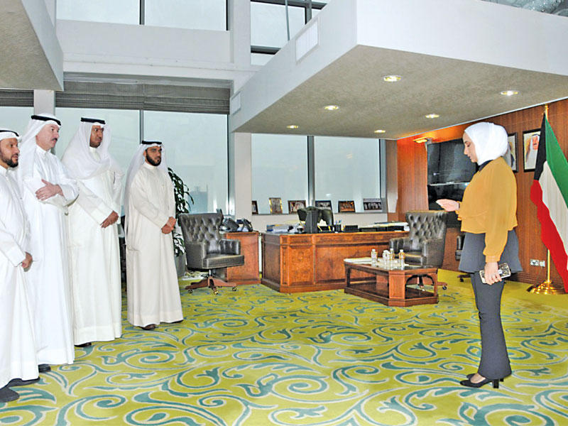 باحثة تؤدي اليمين القانونية أمام العفاسي