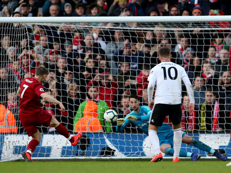 ميلنر نجم ليفربول يحرز هدفه في مرمى فولهام من ركلة جزاء