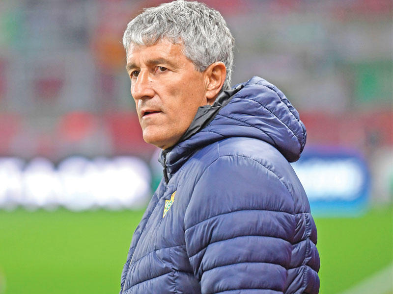 المدير الفني لنادي ريال بيتيس الإسباني لكرة القدم، كويكي ستين