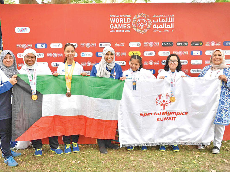 فريق الكويت لألعاب القوى (سيدات) بعد الحصول على الميداليات