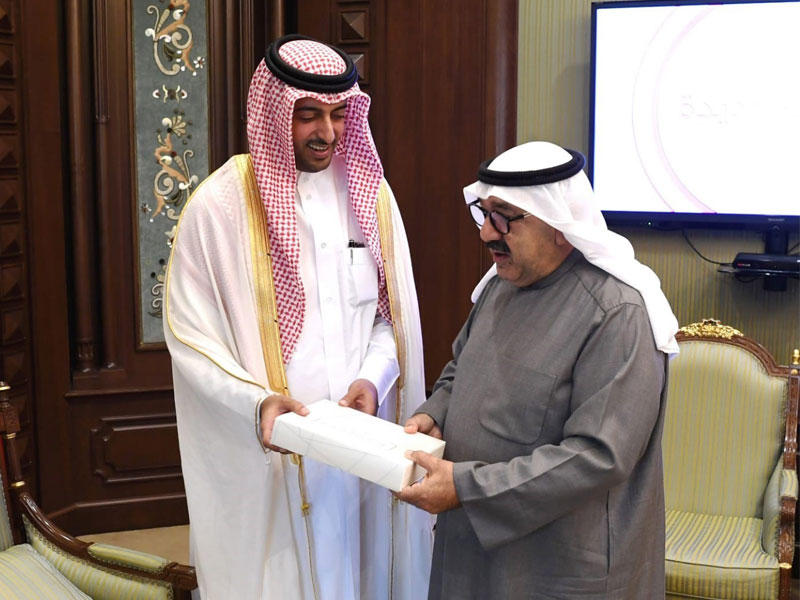 النائب الأول لرئيس مجلس الوزراء وزيرالدفاع الشيخ ناصر صباح الأحمد الصباح يلتقي السفير القطري لدى البلاد بندر العطية