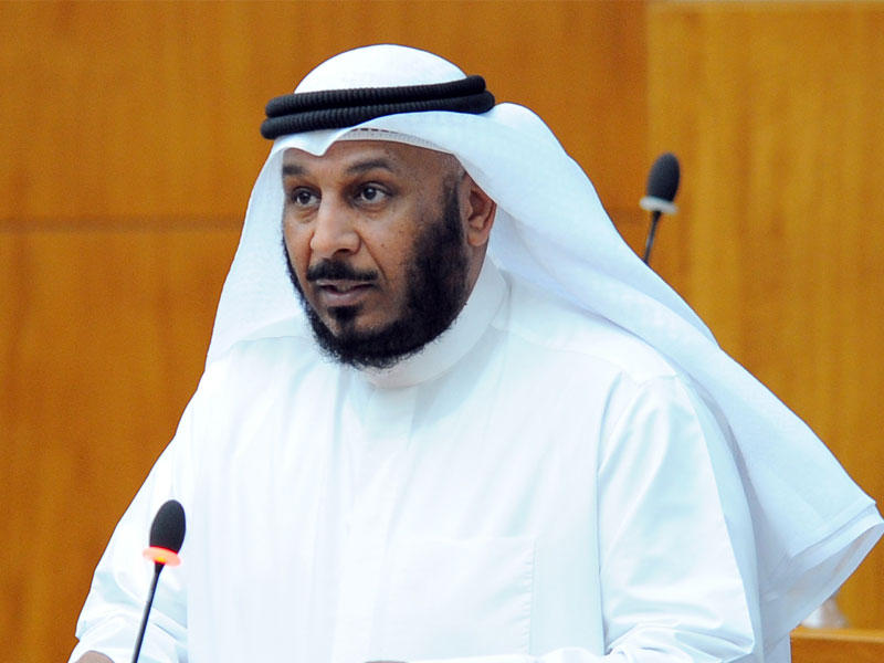 وزير الشؤون الاجتماعية والعمل سعد الخراز 