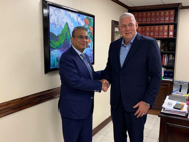 السفير خلف خلال لقائه آلين شاستانيت