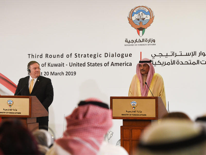 الخالد وبومبيو خلال المؤتمر الصحافي أمس (تصوير نوفل إبراهيم)