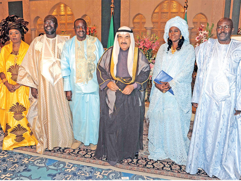  ناصر المحمد خلال مشاركته في حفل السفارة السنغالية 