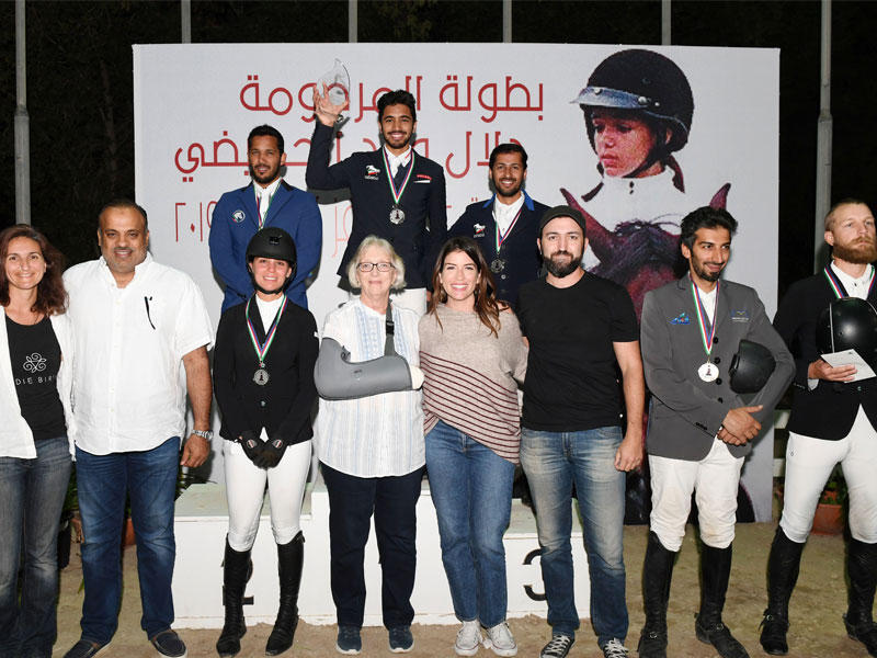 خالد الخرافي وأسرة الحميضي يتوجون الحساوي باللقب