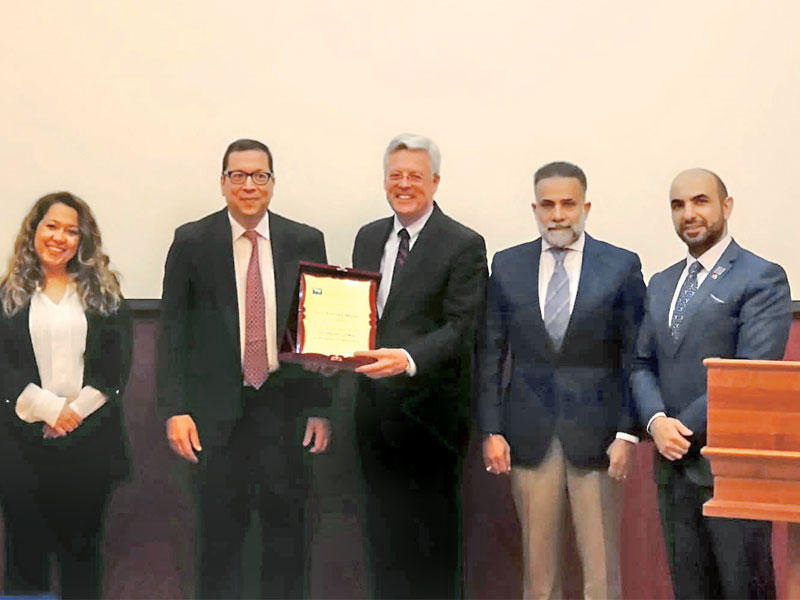 «بوكسهل» تكرم السفير الألمانيn