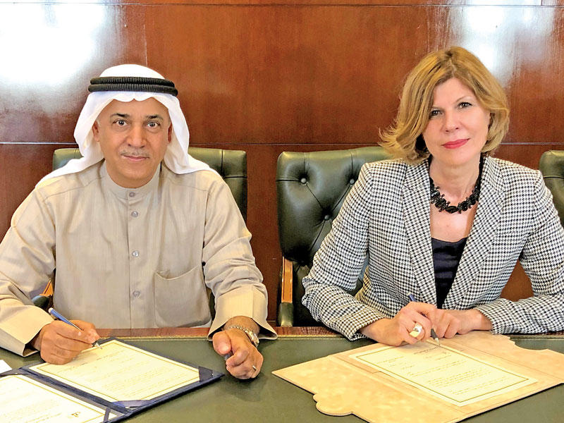 جانب من توقيع المذكرة