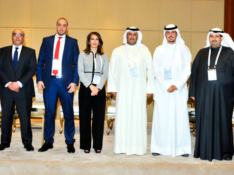 (من اليمين) عادل المطيري وخالد الرخيص وزيد الصقر ورشا عثمان وعمر البنا وراني سلوانس 