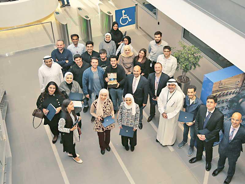 جانب من الطلاب والأسرة الأكاديمية 