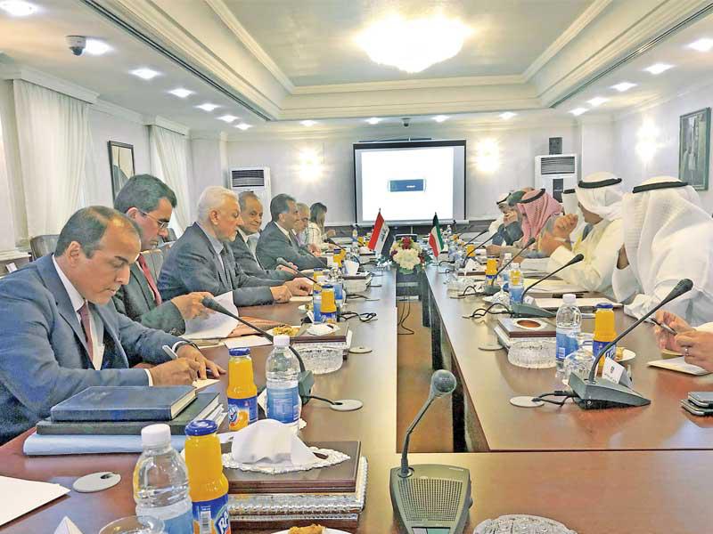 جانب من جولة المباحثات الكويتية - العراقية في بغداد