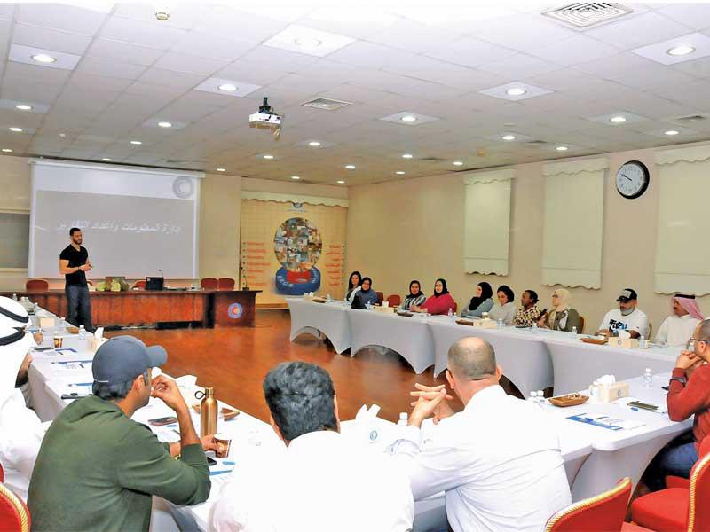 جانب من ورشة الهلال الأحمر 