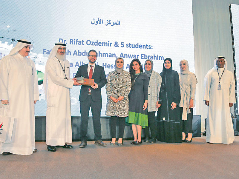  جانب من تكريم الجامعة والفريق