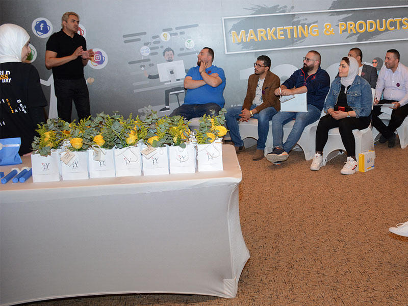 موظفو إدارة الخدمات المصرفية للأفراد في «يوم تعزيز الارتباط الوظيفي»