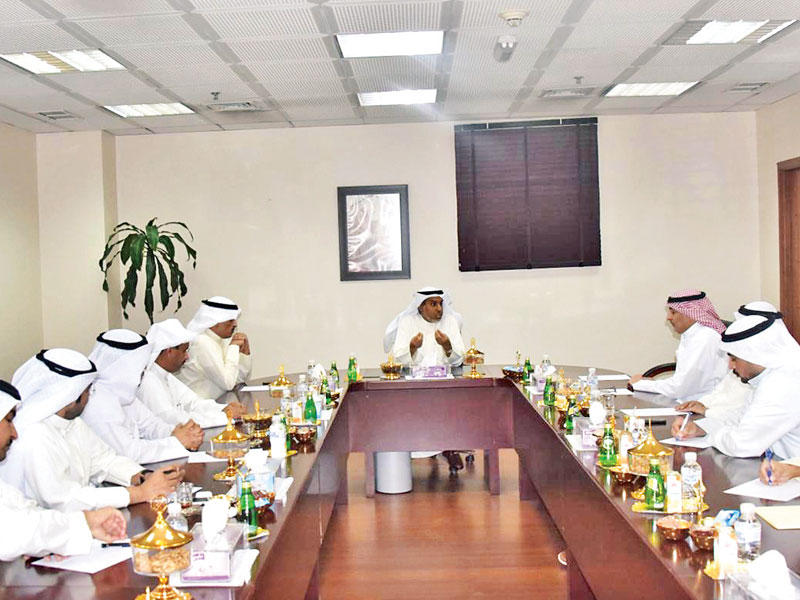 الشعلة مترئساً اجتماع قياديي البلدية