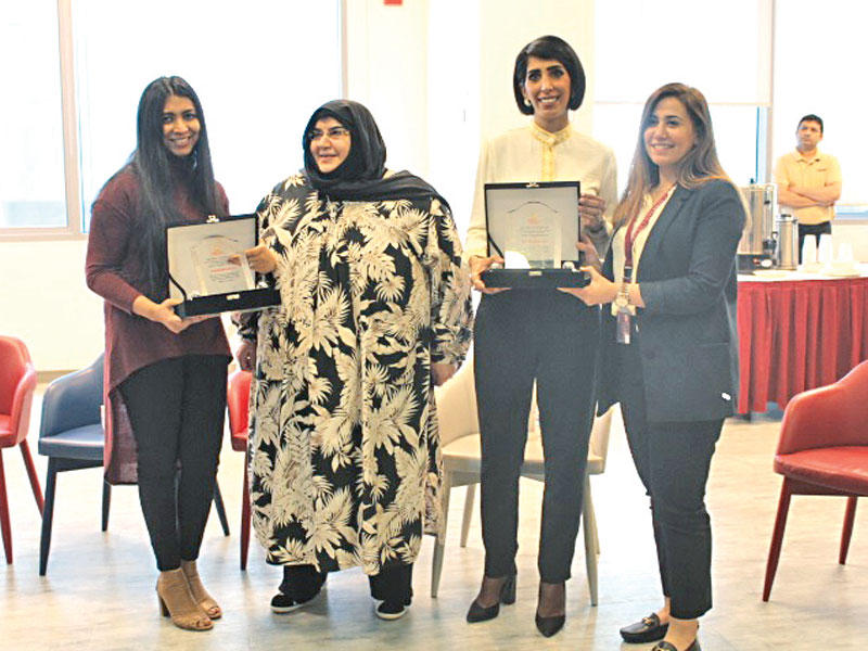 جانب من تكريم بهبهاني والأيوب عقب انتهاء المحاضرة