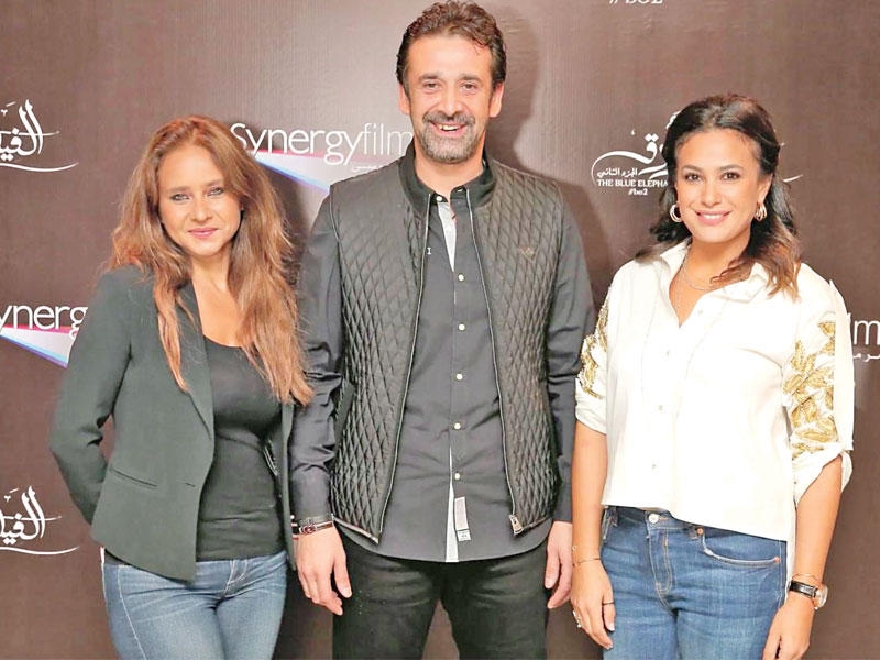 «نجوم «الفيل الأزرق