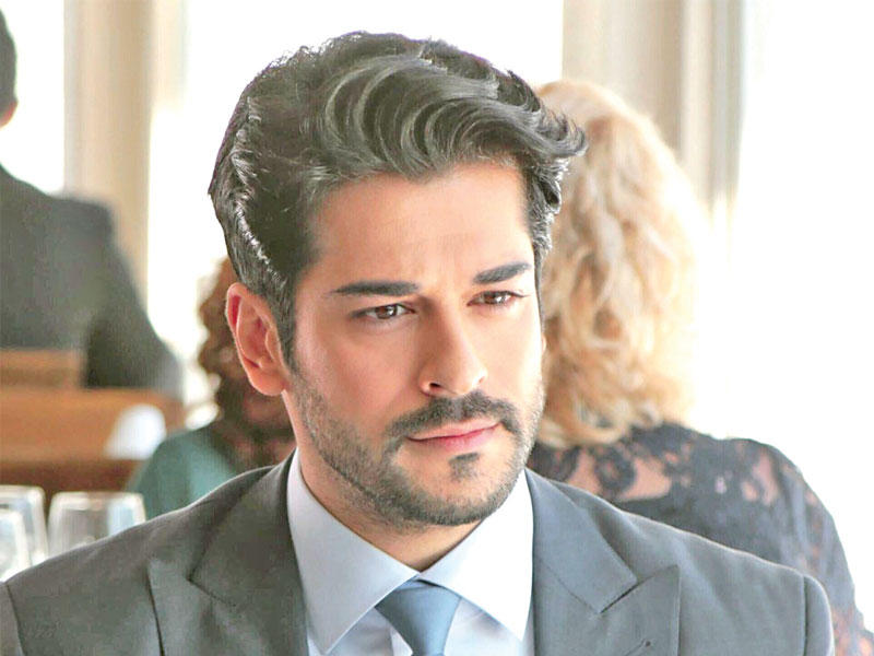 الممثل التركي ​بوراك أوزجيفيت