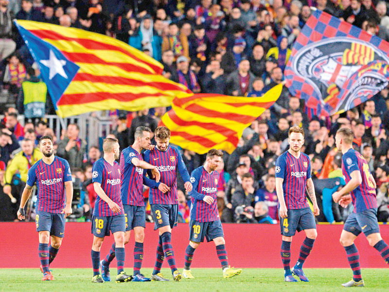 لاعبو برشلونة خلال مباراة سابقة