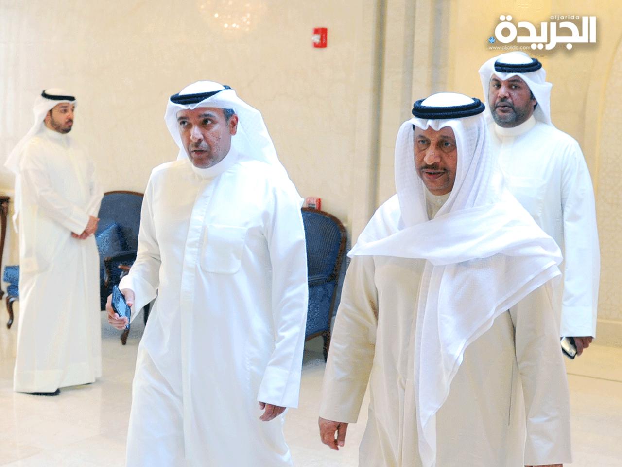 المبارك متجهاً إلى إجتماع مجلس الوزراء