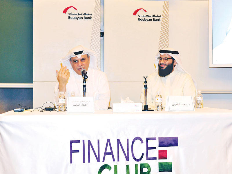 عميد كلية الدراسات العليا بجامعة الكويت  د. بدر البديوي مع الخبير د. المكي إقلانية